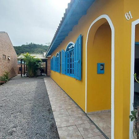 Casa 300M Da Praia Com Lindo Jardim! フロリアノポリス エクステリア 写真