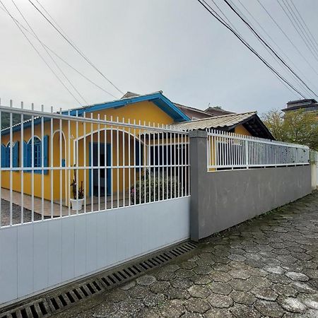 Casa 300M Da Praia Com Lindo Jardim! フロリアノポリス エクステリア 写真